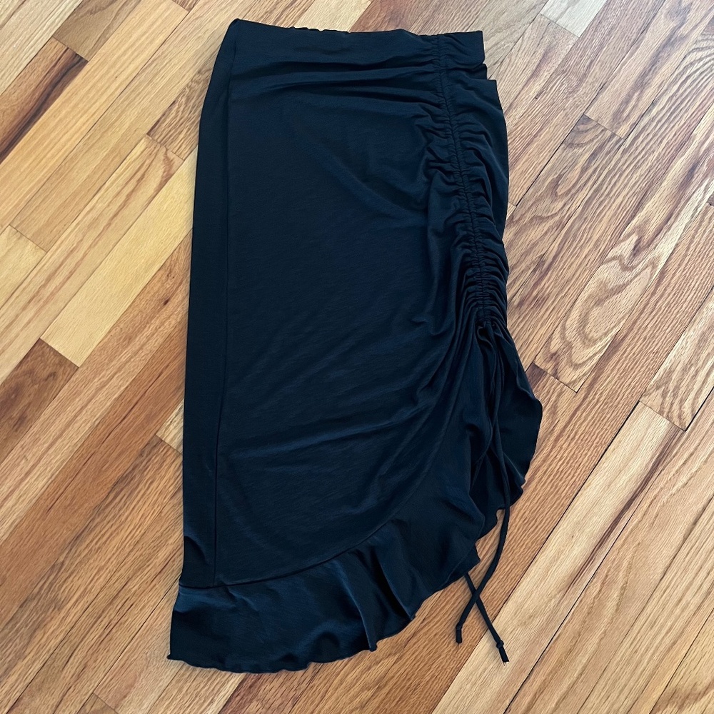 Forever 21 Black Midi Skirt - Small